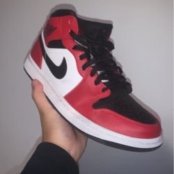 JORDAN 1 MID CHICAGO BLACK TOE 9.5