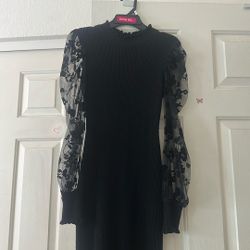 Black Lady’s Dress 