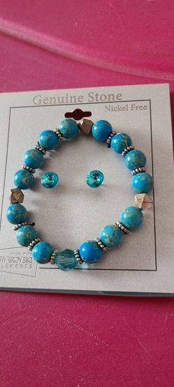 Bracelets. New. Vera Wang