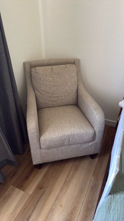 Accent chair