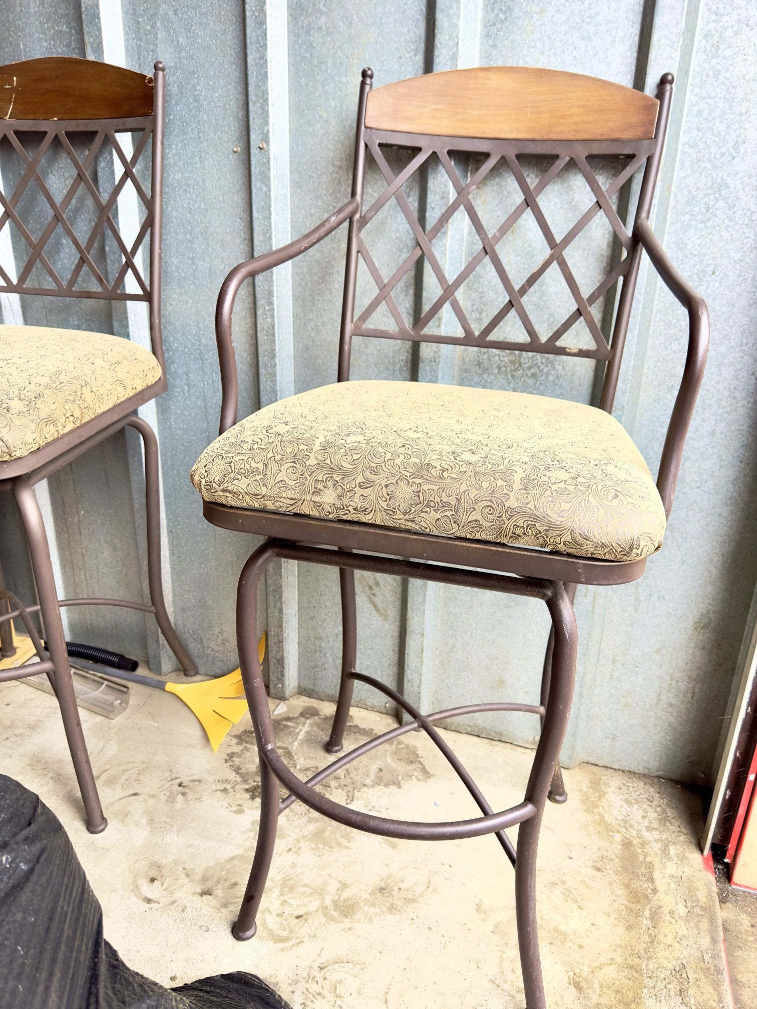 Bar Stool for Sale in Calabasas, CA OfferUp