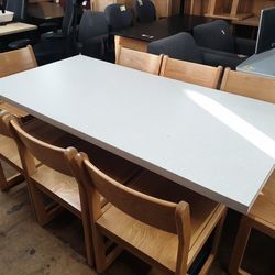 TABLE AND CHAIRS FOR CONFERANCE OR HOME (HOME59)