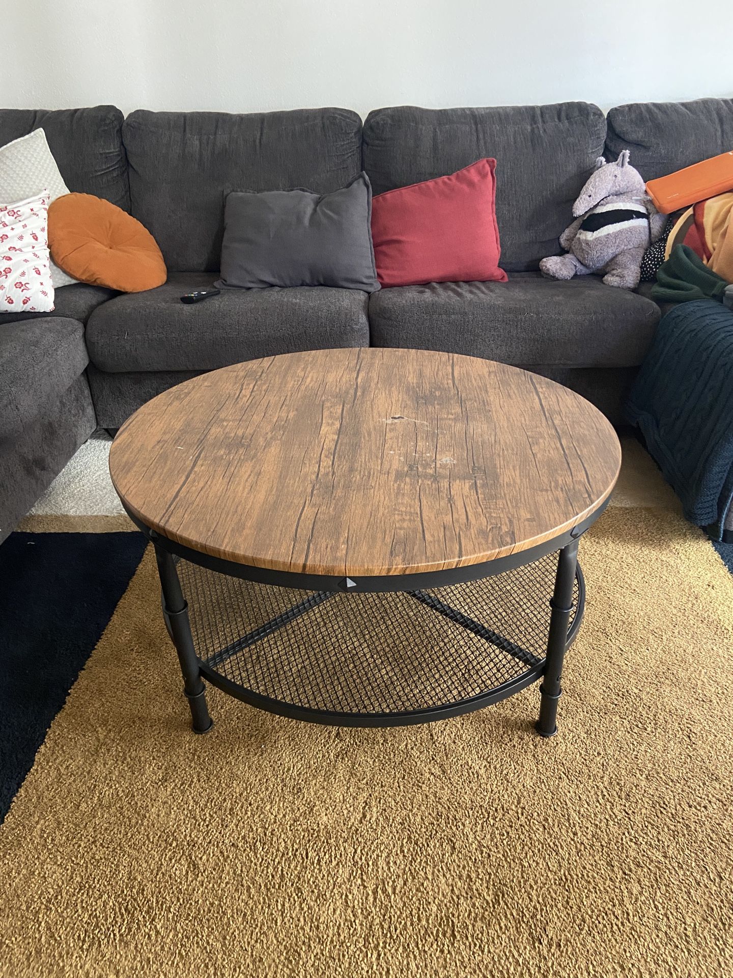 Round coffee table