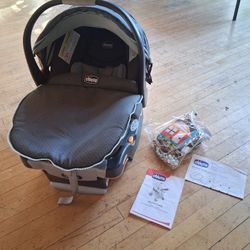 Chicco KeyFit30 Infant Carseat+Base+ Stroller Combo