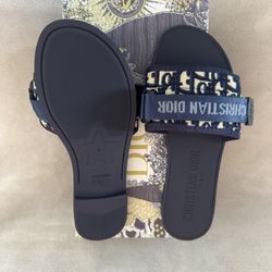 CD Women Sandals/slides 