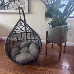 Hanging Woven Pet Bed