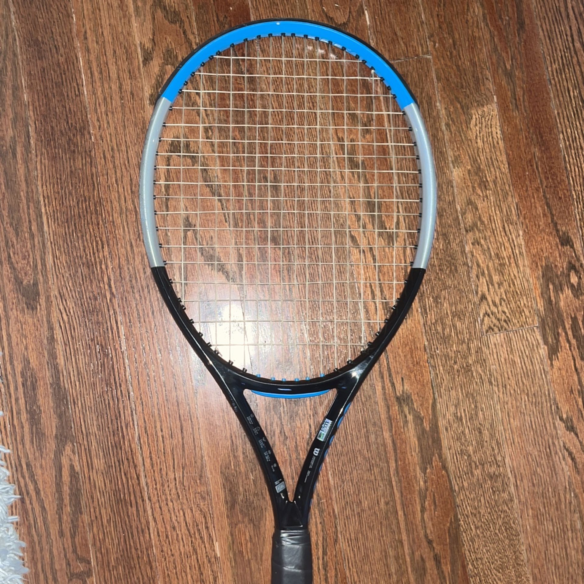 wilson tennis racket