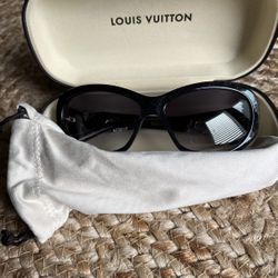 Authentic LOUIS VUITTON Black Speckling Acetate Iris PM Sunglasses