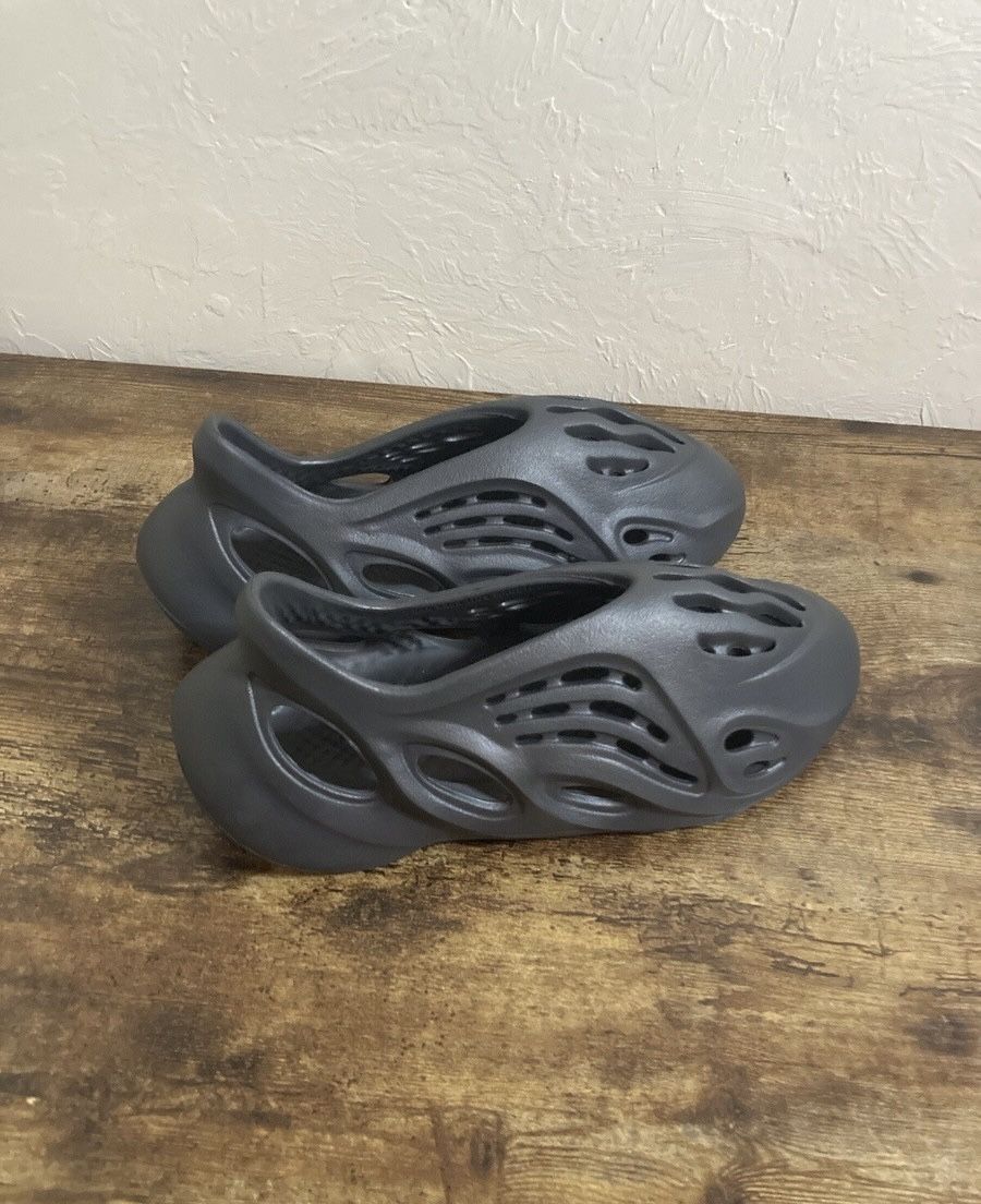 Size 8 Adidas Yeezy Foam Runner