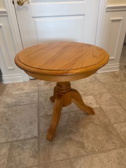 Round Oak Pedestal Side Table