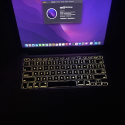 MacBook Air i5 250G Ssd 8g Ram 2017