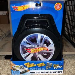 COMPOUND KINGS AMAZE-DOUGH Hot Wheels Mold And Move Playset