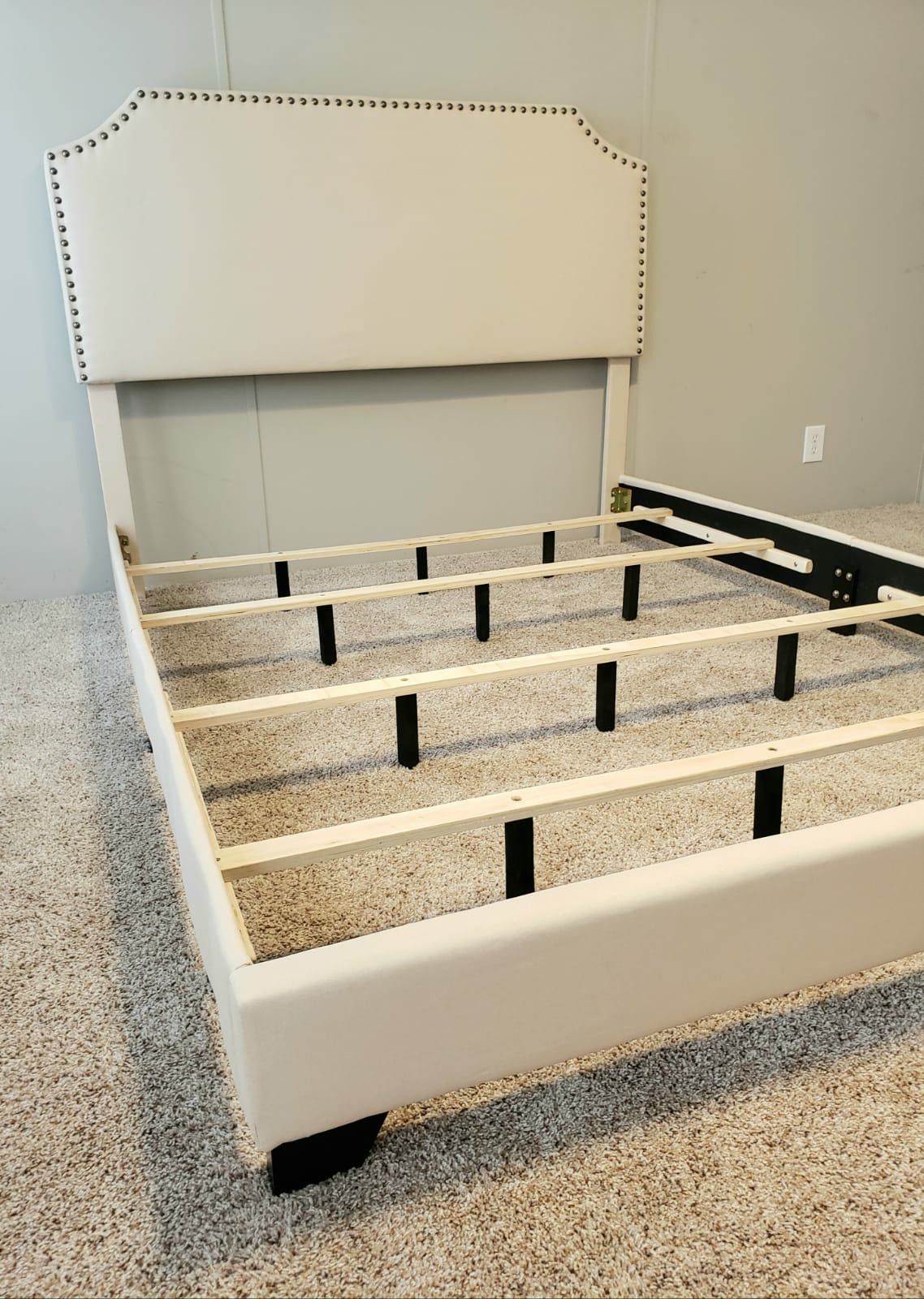 NEW IN BOX QUEEN UPHOLSTERED BED FRAME, AVAILABLE AT GRAY OR CREAM COLOR 😊 MATTRESS AND BOX SPRING SOLD SEPARATELY