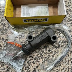 Silverado/sierra Idler Arm Bracket
