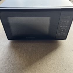 Black & Decker Microwave (1000W)