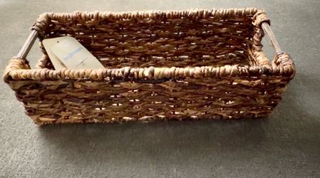 Storage basket (for small items).