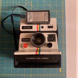 Polaroid One Step Land Camera With Flash