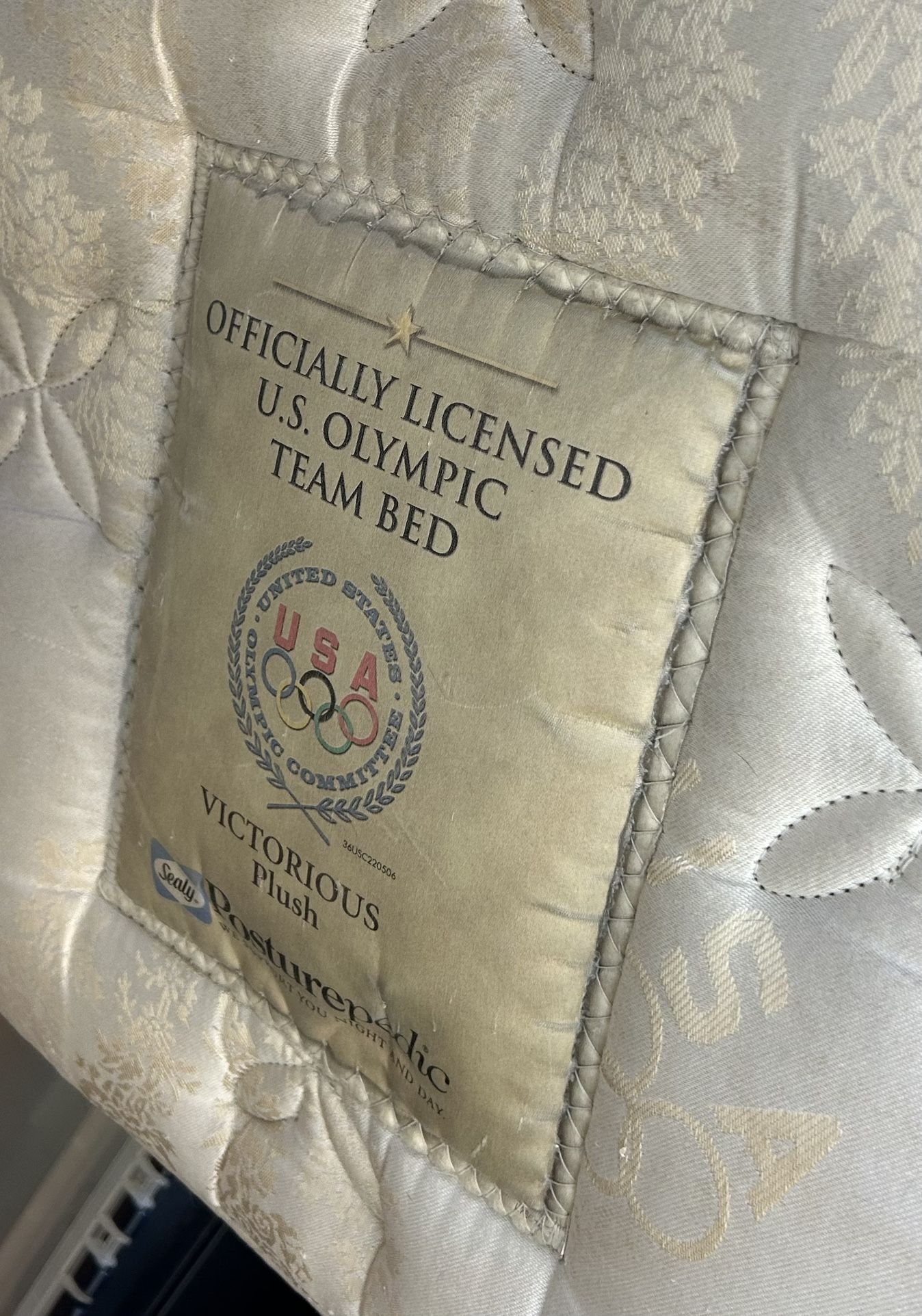 Sealy Twin Bed w Box Spring & Frame