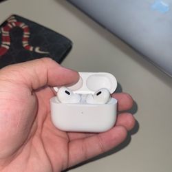 AirPods Pro 2nd Generation (USB -C) (MagSafe)