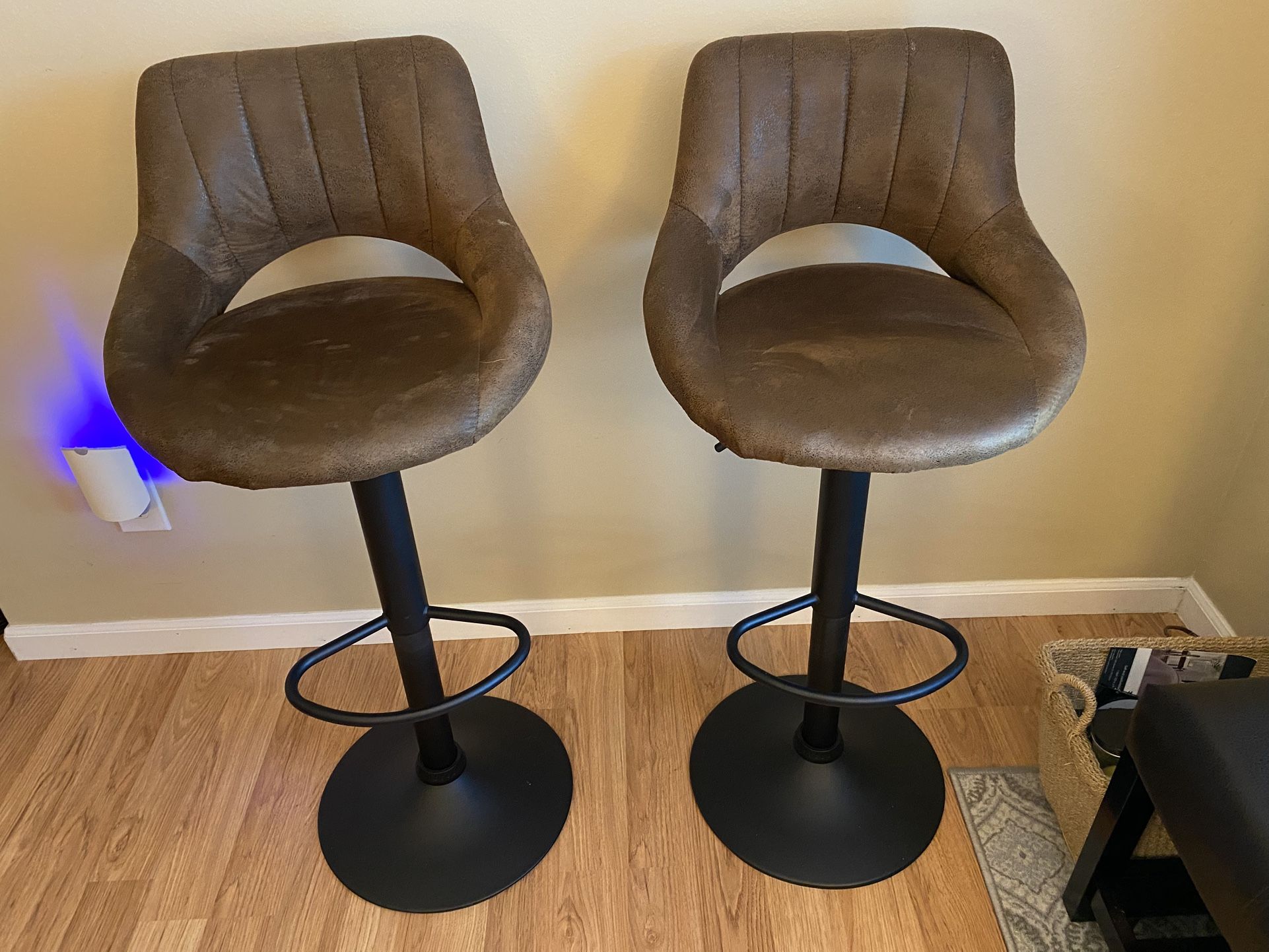 2 Bar Stools