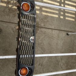 FRONT GRILLE DATSUN 70s ERA GRILL GOOD CONDITION