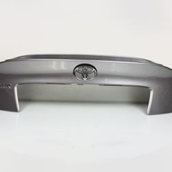 2018-22 TOYOTA C-HR TAILGATE LIFTGATE BACK DOOR LICENSE LIGHT MOLDING COVER OEM