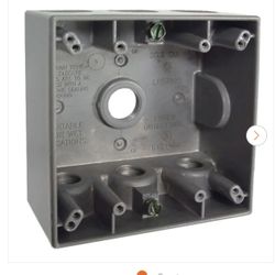 Only 10 No Tax Weatherproof Outdoor Electrical Box, 7 Outlets   Available Only 10 Items Hurry This Four 7 Outlets  We Locate In Hesperia 