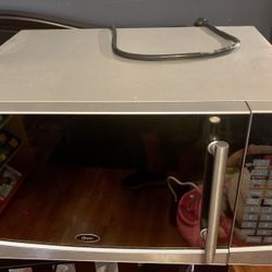 Oster Microwave 1,000 Watts