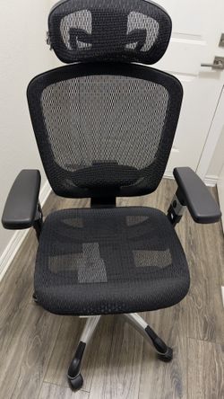 Staples Hyken Ergonomic Mesh Swivel Task Chair Black UN59460