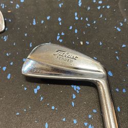 Titleist 690 MB Iron Set