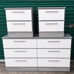 Dresser and 2 nightstands - Cómoda y 2 mesitas de noche