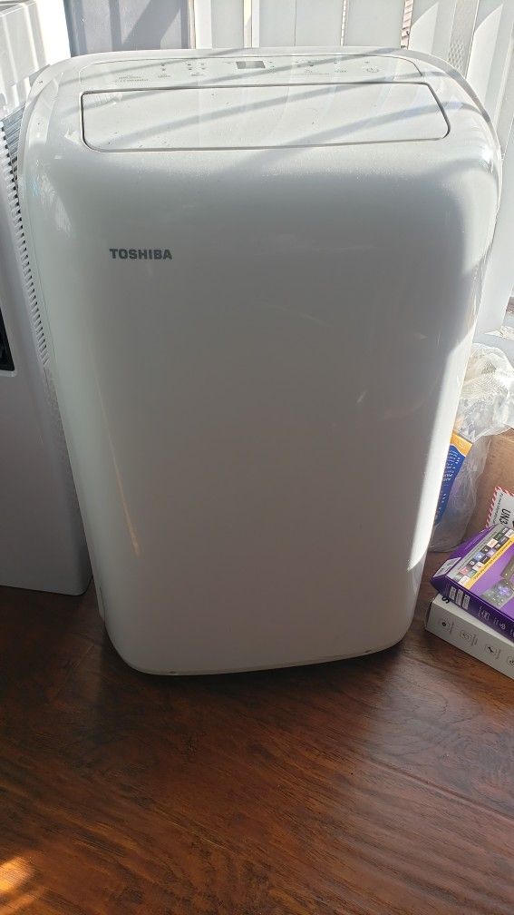 ******Toshiba Portable AC Unit 8000btu******
