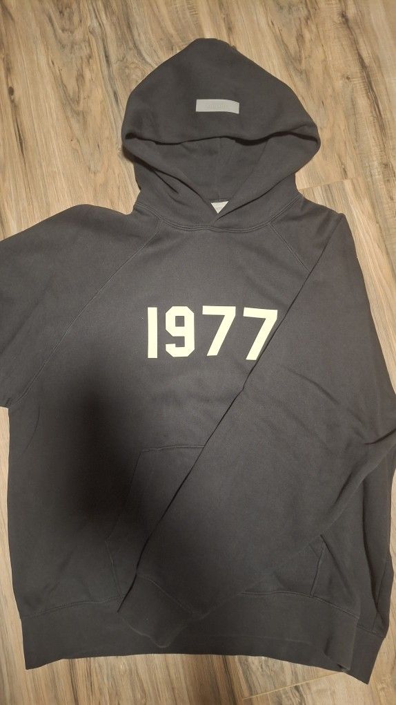 Essentials 1977