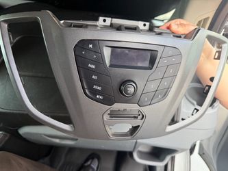 Radio Mask Ford Transit 250 Original