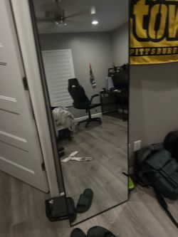 Room mirror