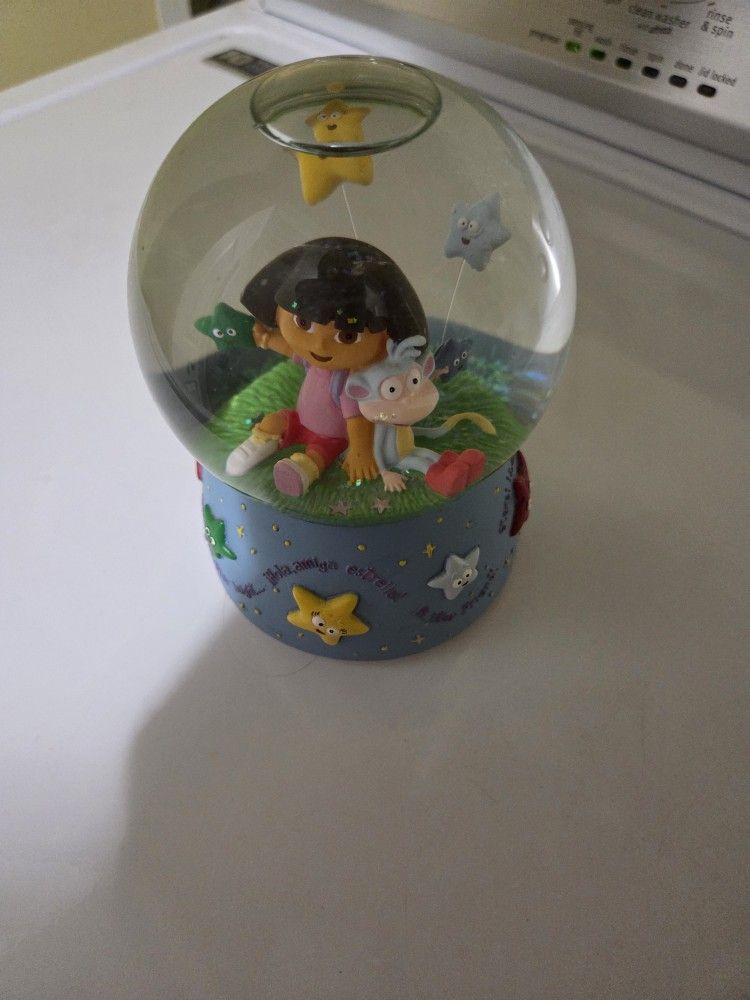 Dora Explorer Snowglobe