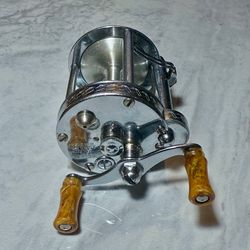 F162- Vintage Pflueger Skilkast No. 1955 Baitcasting Reel – U.S.A