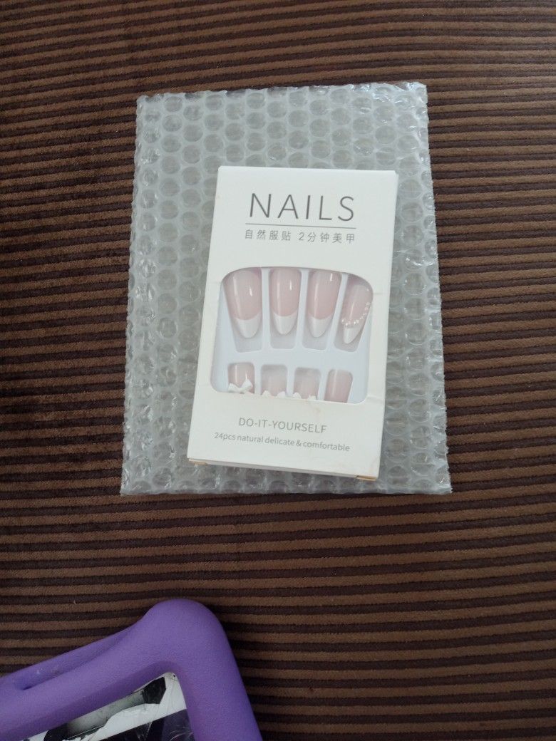 Press Ons Nails With Bows And Pearls