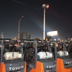 FORKLIFT TOYOTA 3000# Triple Mast 