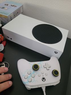 Really great condition Xbox series s with wired controller