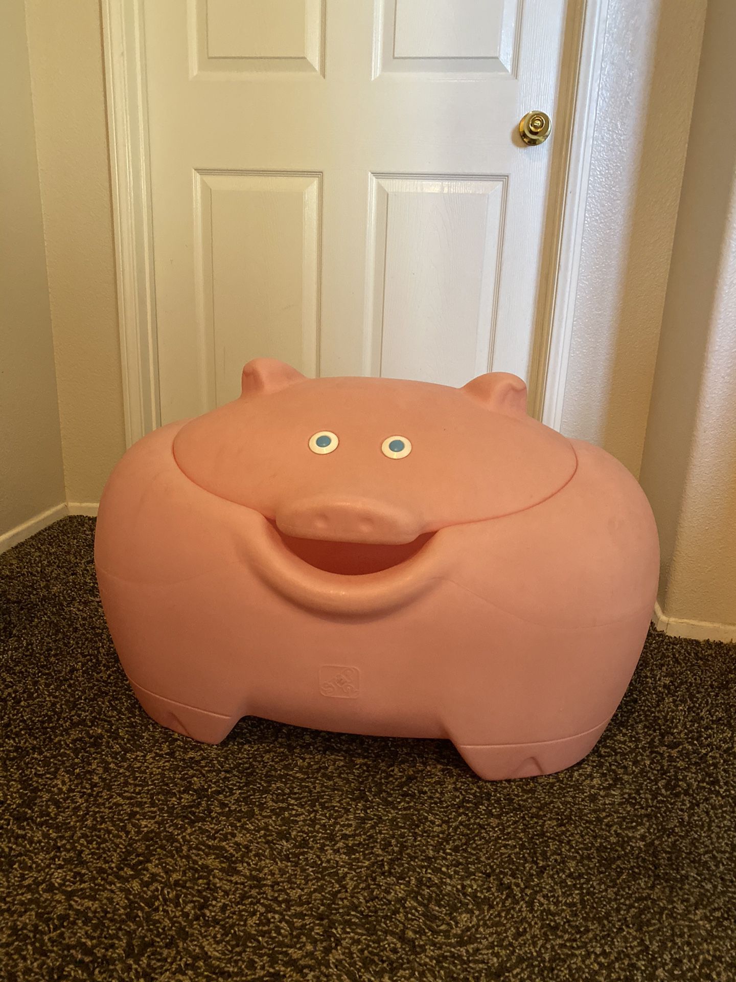 Piggy Step 2 toy chest
