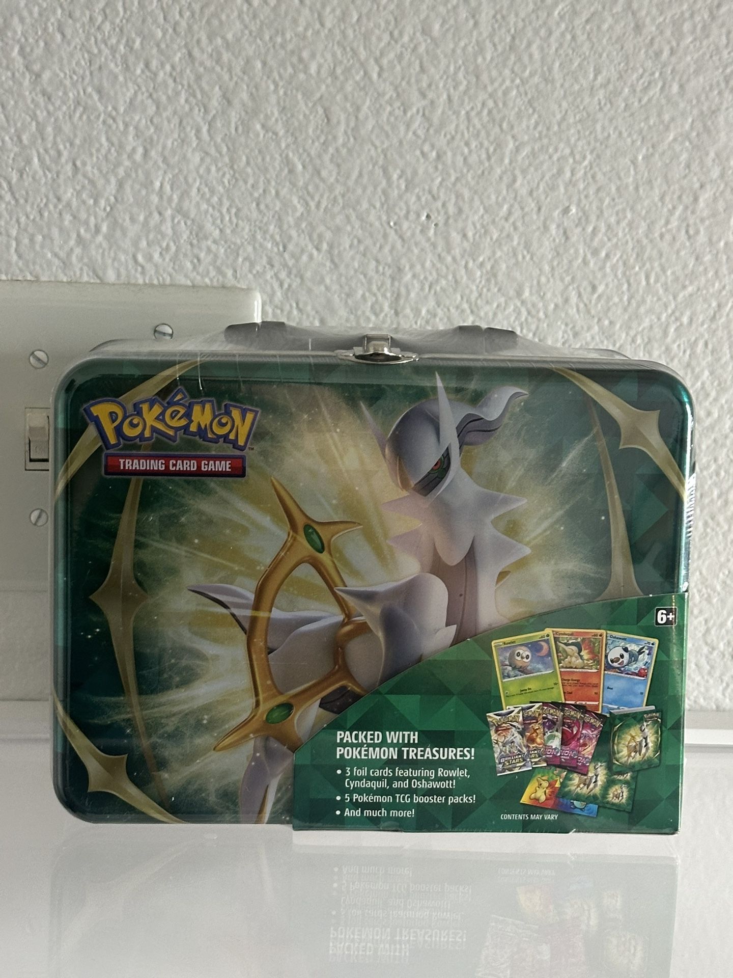 Pokemon- Arceus 2022 Collector Chest