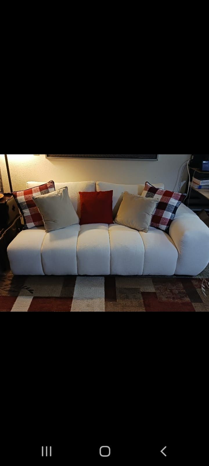 White couch/ Sofa blanco 