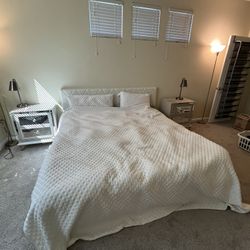 Cal King Bed. Details in Description