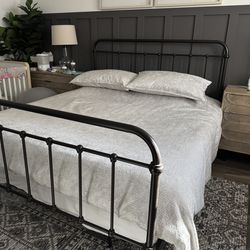 Cal King Spindle Bed Frame - Metal Bronze