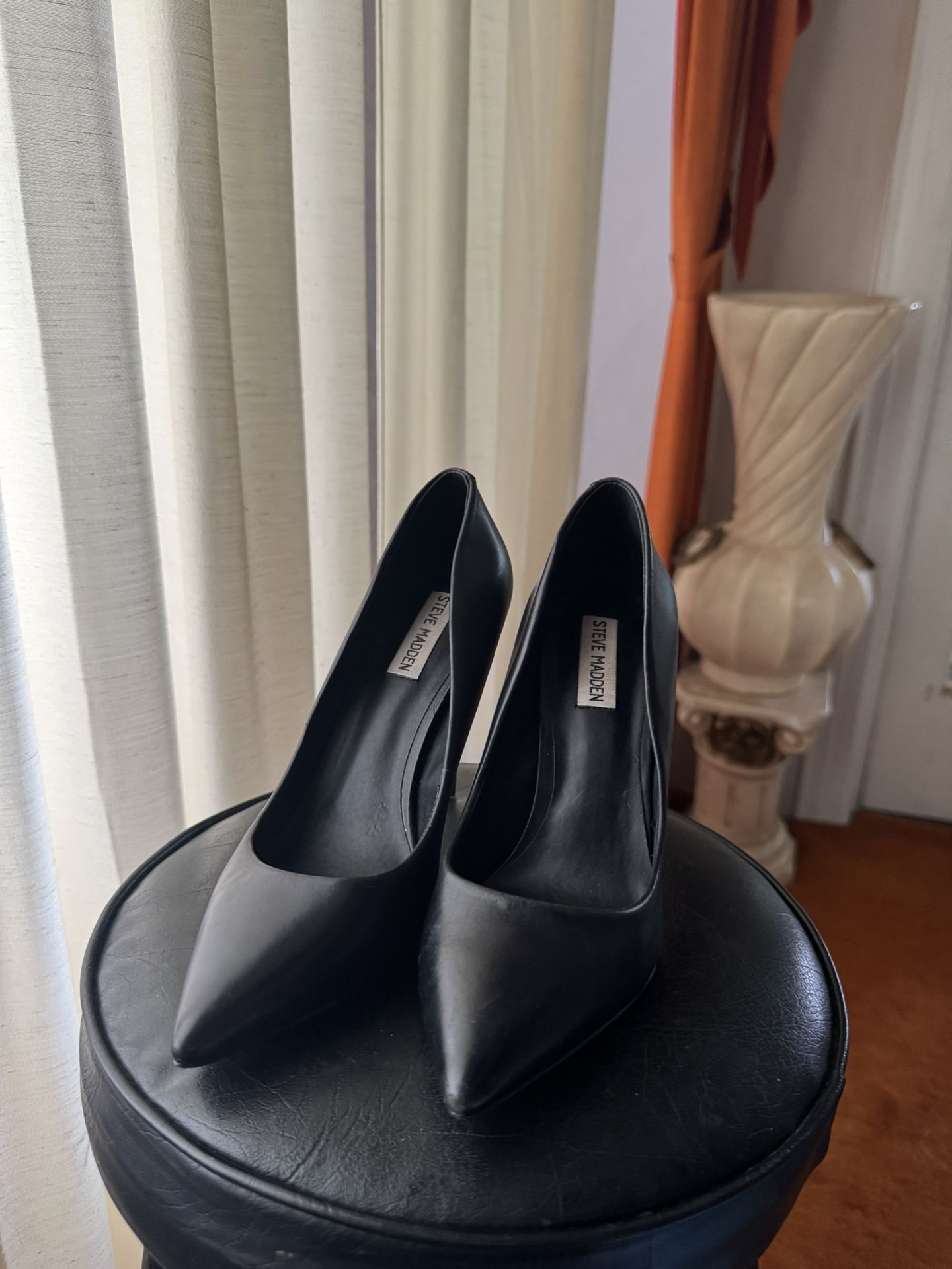 steve madden classic black pumps