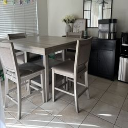 High Top Dinner Table w/ 4 Chairs 