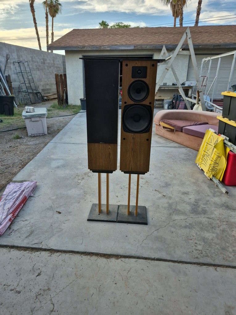 SPEAKERS