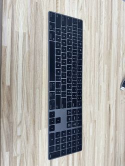 Apple Keyboard