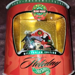 Vintage Hot Wheels Holliday Millenium Edition Santa Motorcycke Set